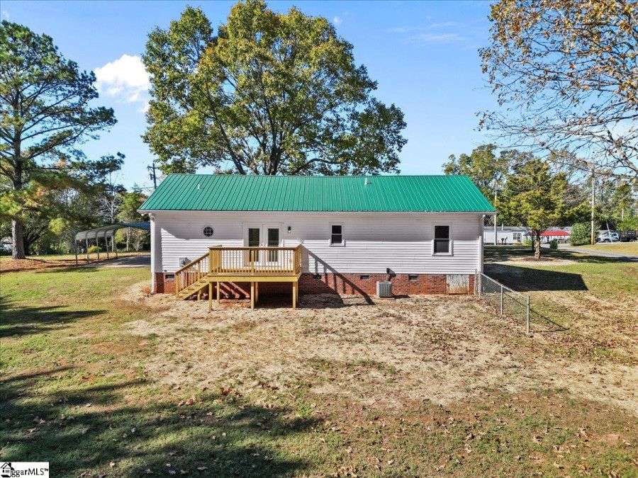 369 Stewart  Six Mile, SC 29682