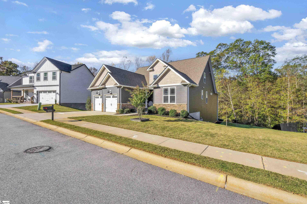 321 Brenleigh  Simpsonville, SC 29680