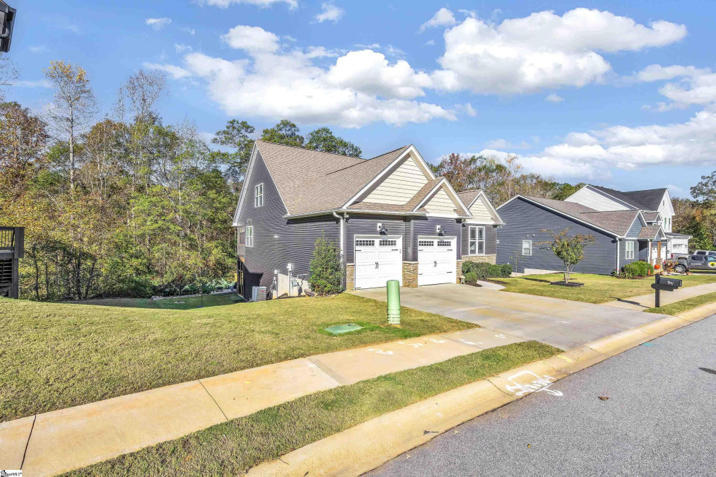 321 Brenleigh  Simpsonville, SC 29680