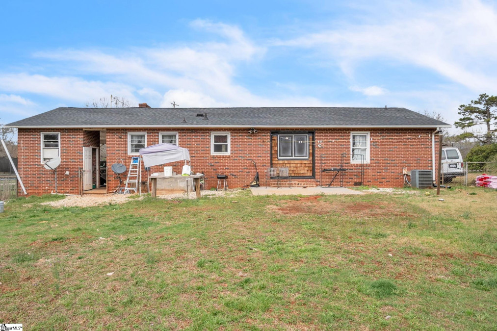 127 Dixie  Greenville, SC 29605