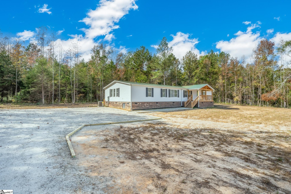 6423 Highway 14  Gray Court, SC 29645