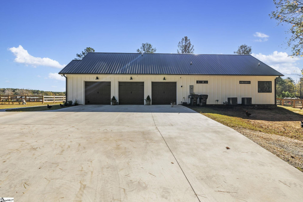 1641 Stewart Dairy Gray Court, SC 29645