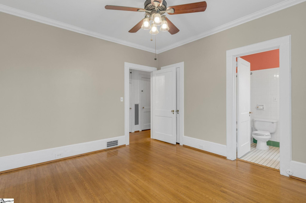 302 Faris E Greenville, SC 29605