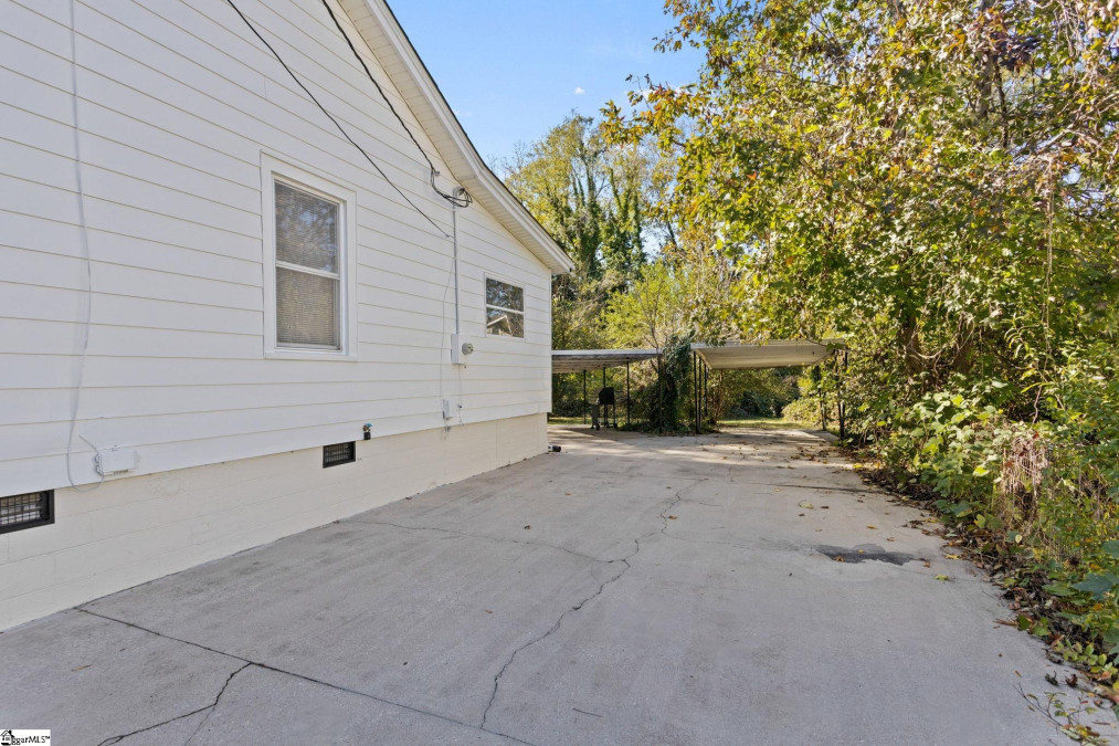 105 Maryland  Honea Path, SC 29654