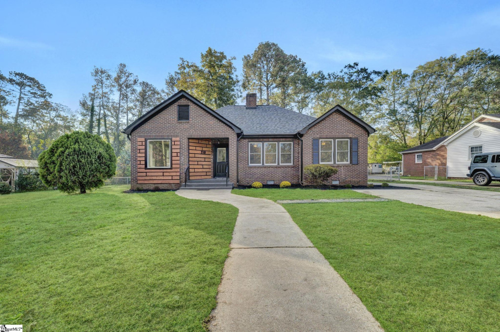 213 Whitehall  Anderson, SC 29625