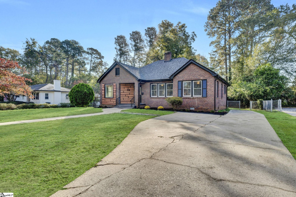 213 Whitehall  Anderson, SC 29625