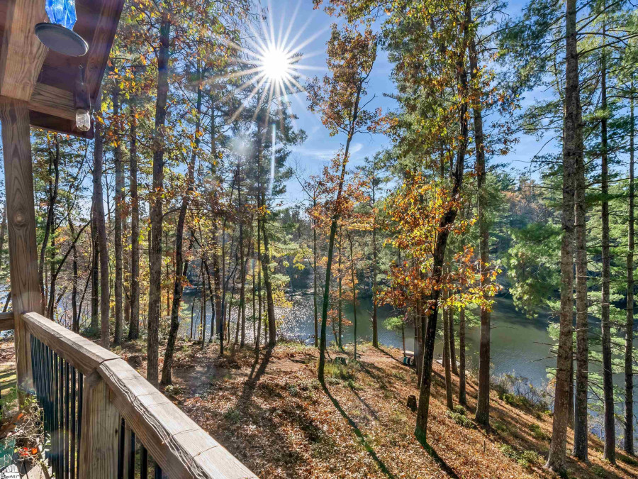 185 Wren  Mountain Rest, SC 29664