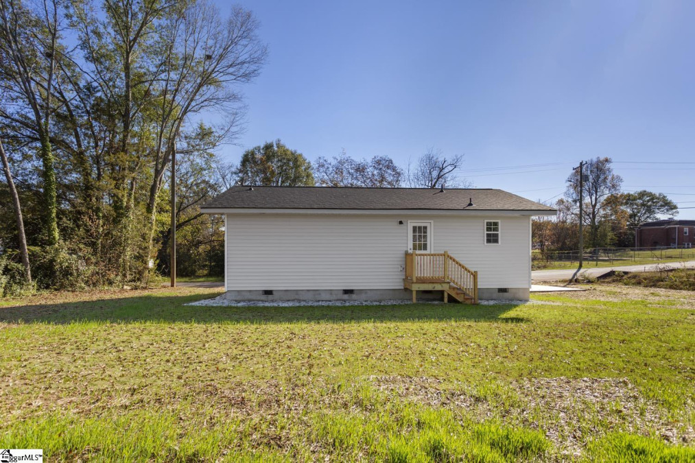 801 South 1st E Seneca, SC 29678