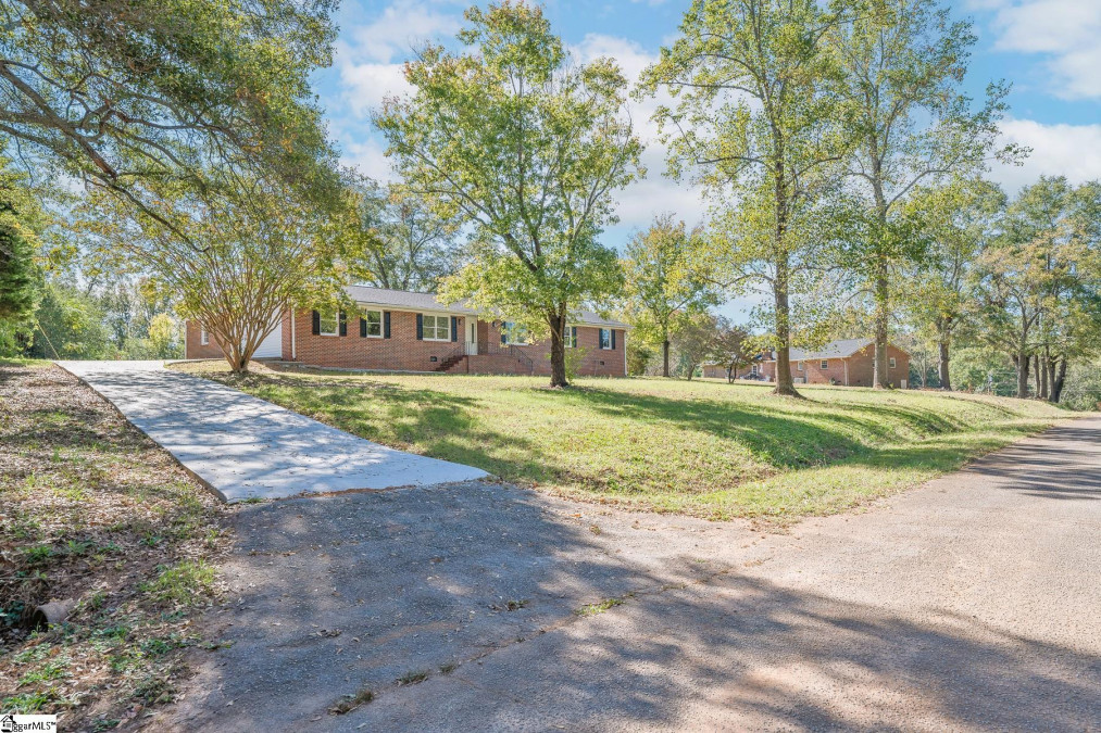 615 Parkwood  Anderson, SC 29625