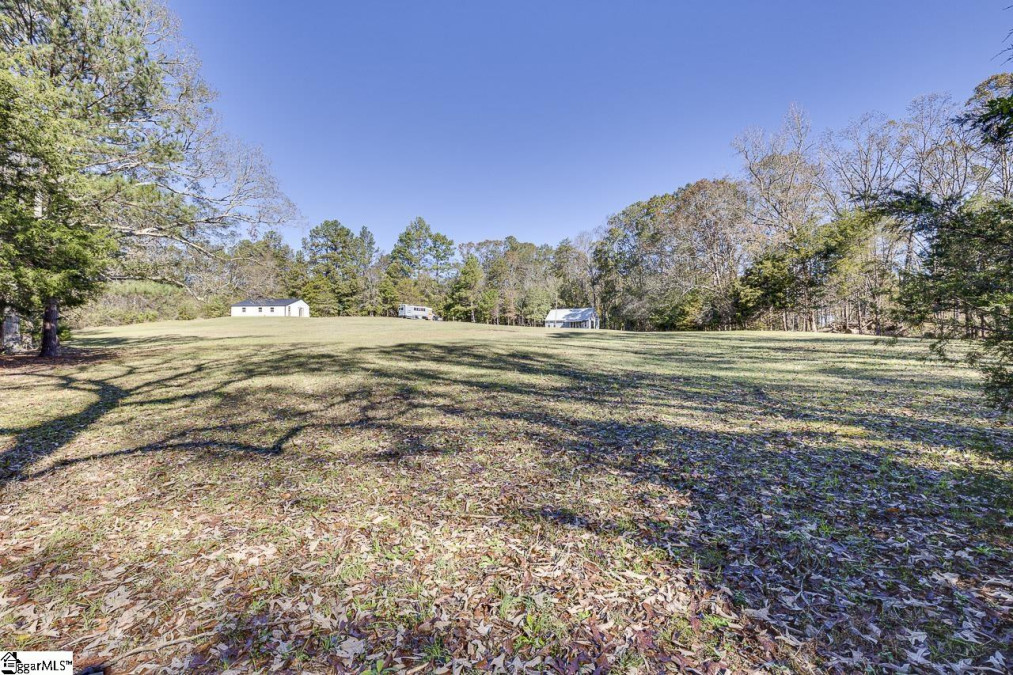 492 Edgewater  Woodruff, SC 29388