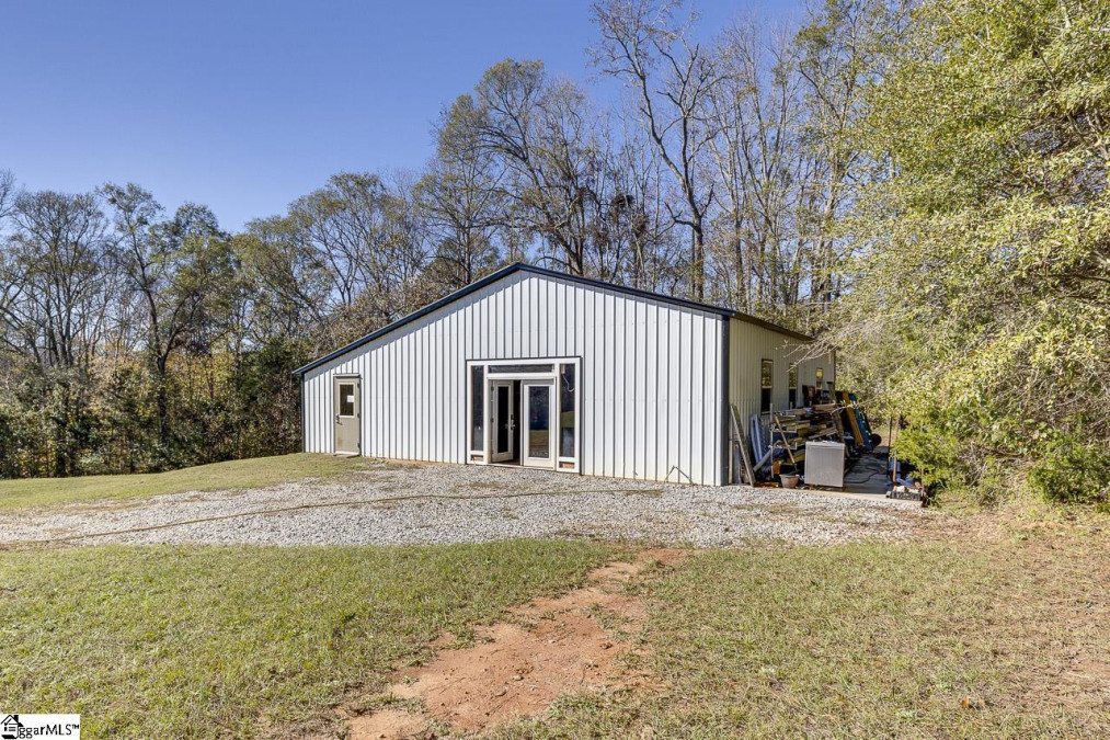 492 Edgewater  Woodruff, SC 29388