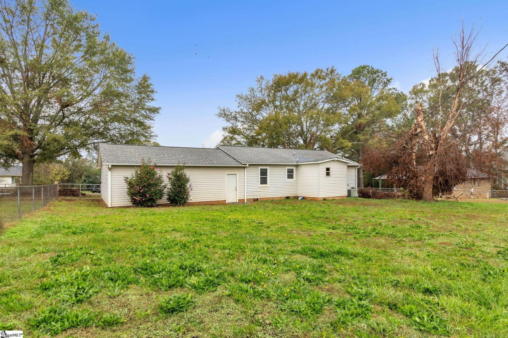 303 Kingsboro  Anderson, SC 29626