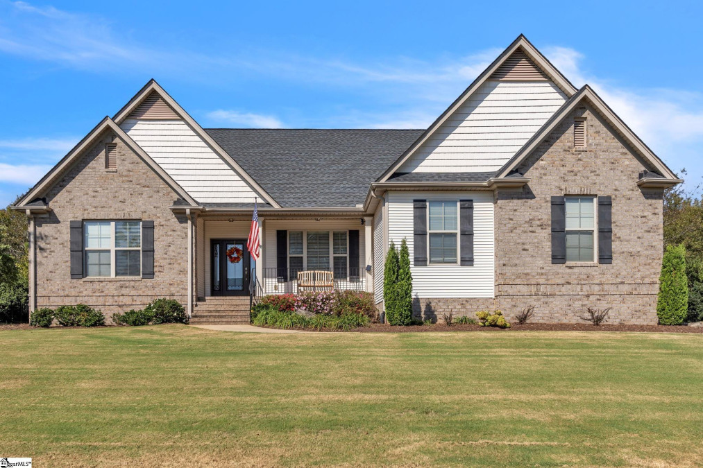 7 Winding Walk Taylors, SC 29687