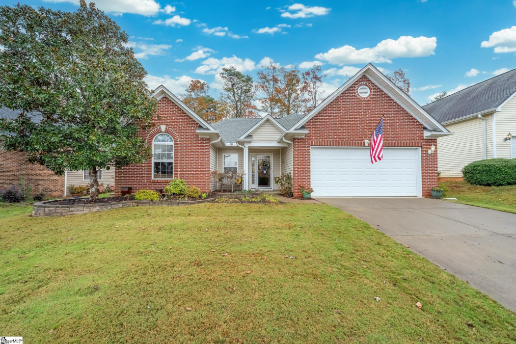 602 Center  Taylors, SC 29687