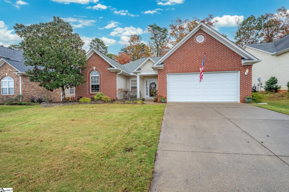 602 Center  Taylors, SC 29687