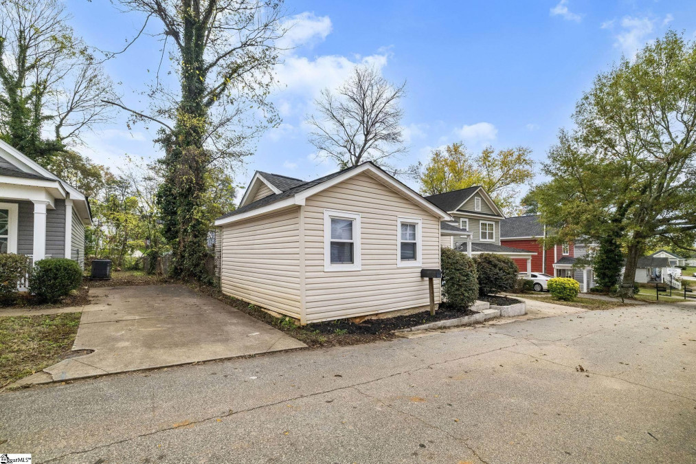 9 Judy  Greenville, SC 29601