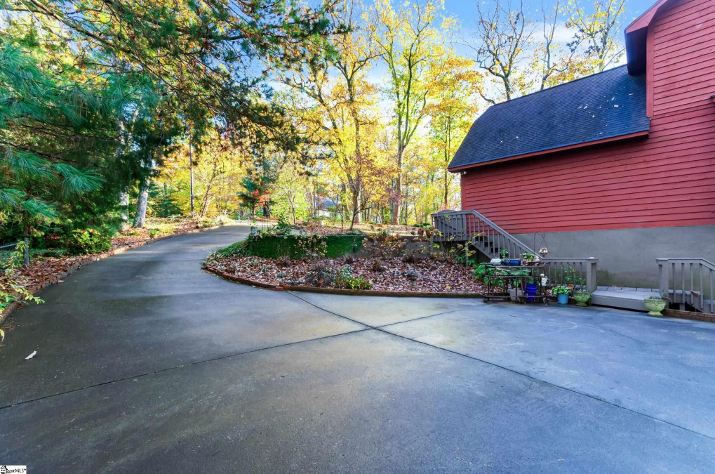 11 Overlook  Greenville, SC 29609