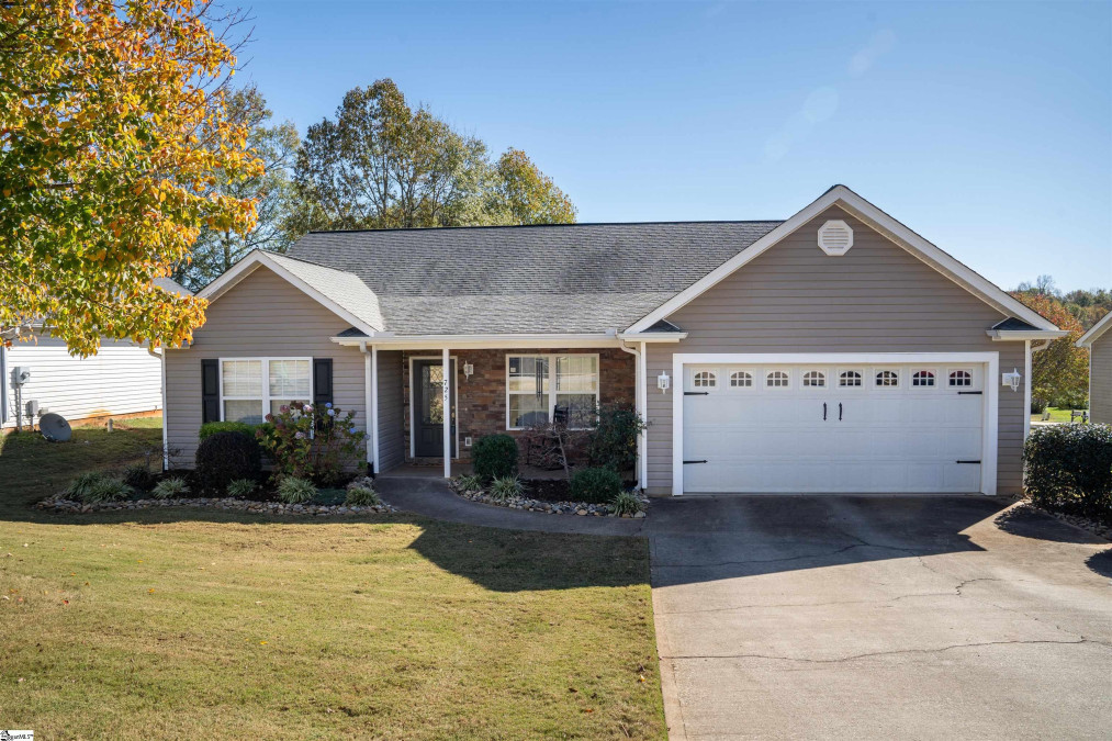 725 Tinder Box Boiling Springs, SC 29316