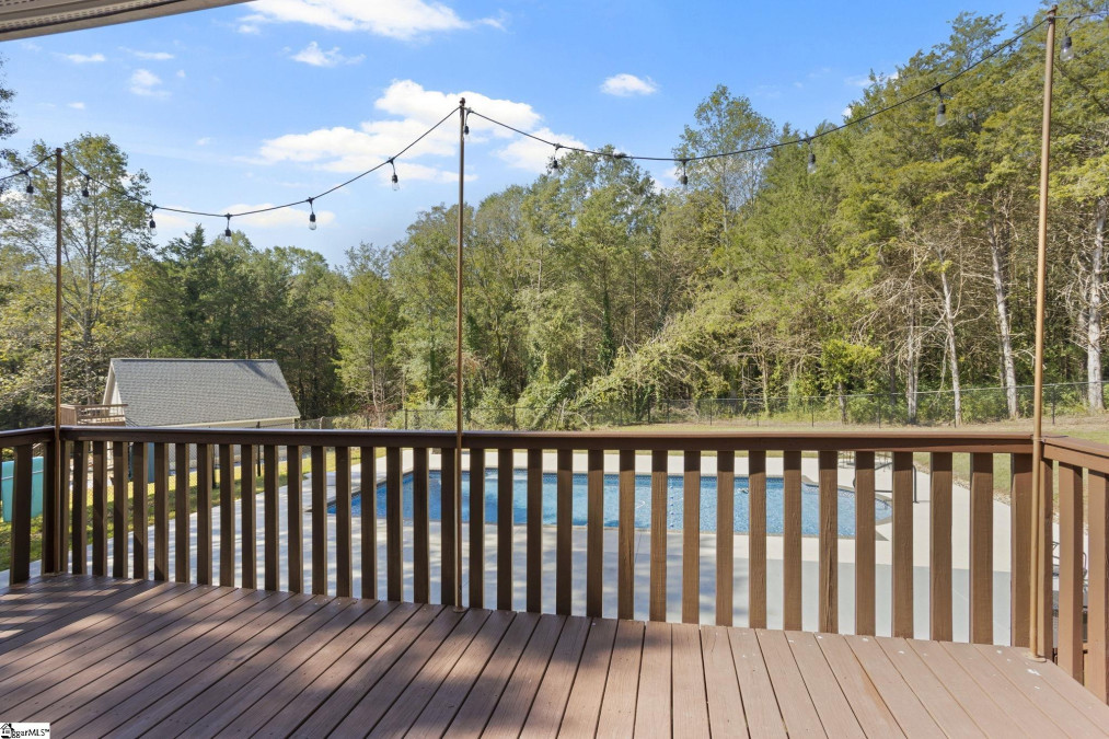 547 Crest  Easley, SC 29640