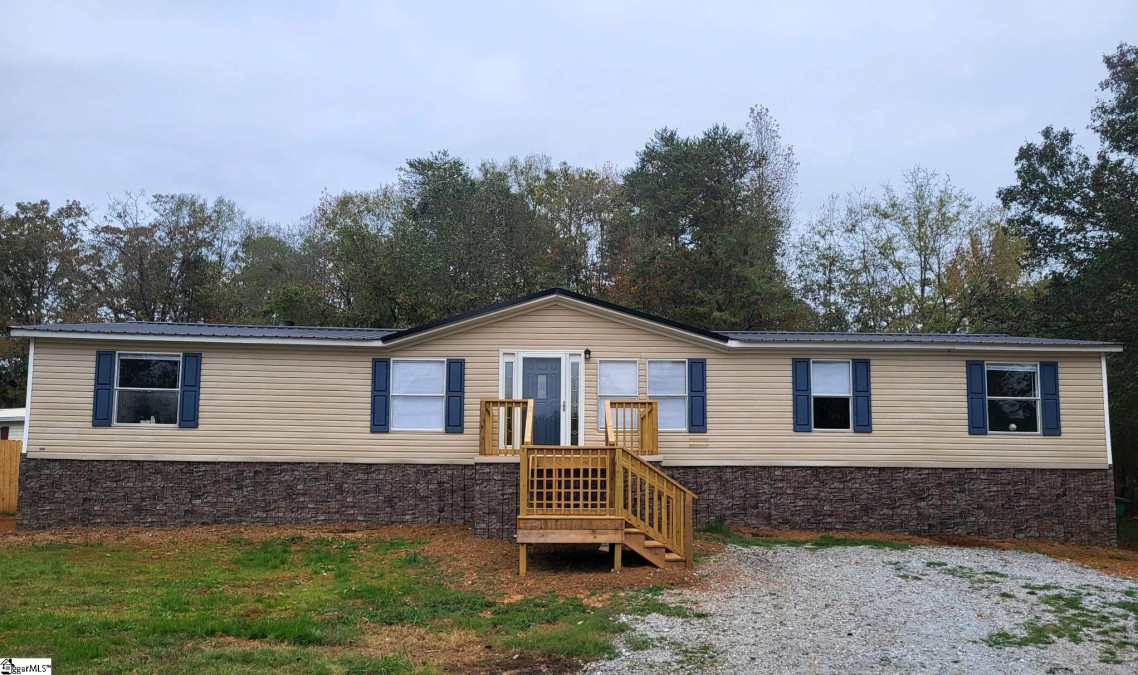 217 Tripp  Williamston, SC 29697