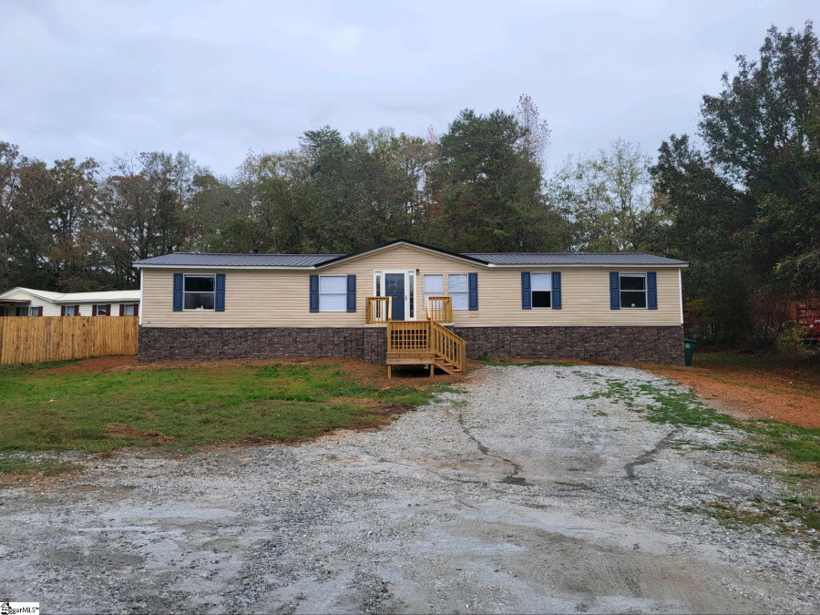 217 Tripp  Williamston, SC 29697