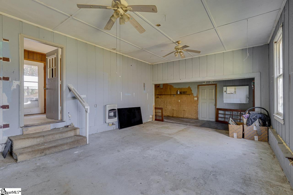 2960 Dacusville  Easley, SC 29640