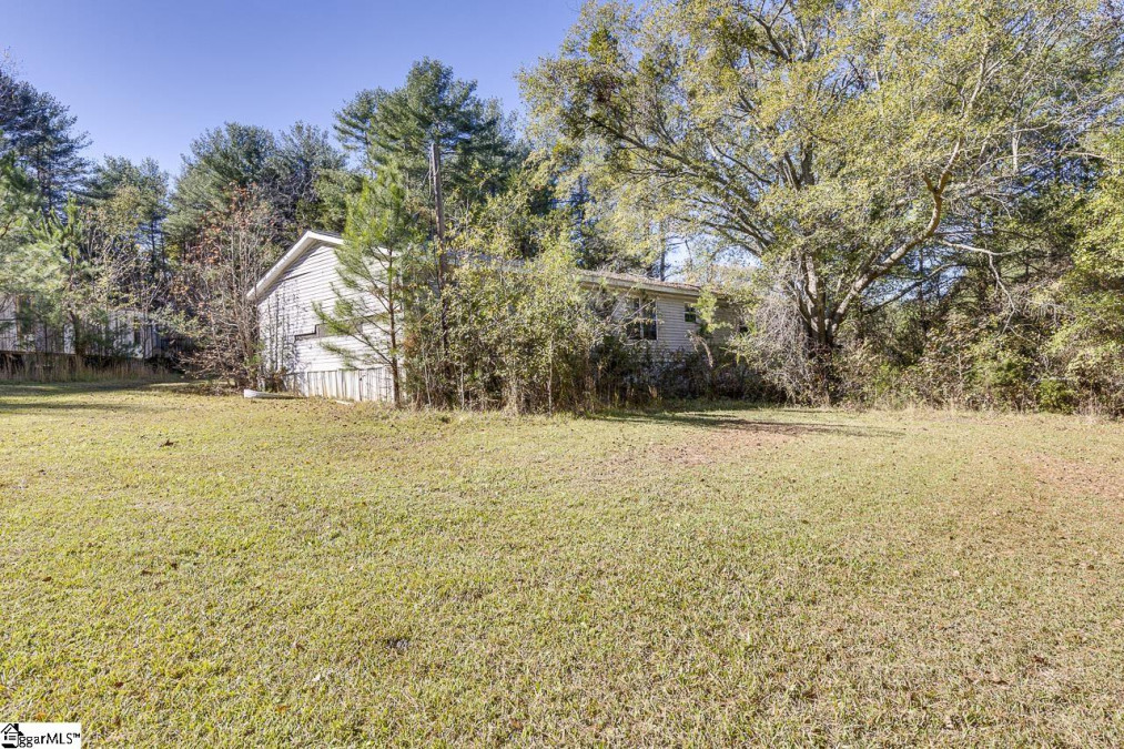 2962 Dacusville  Easley, SC 29640