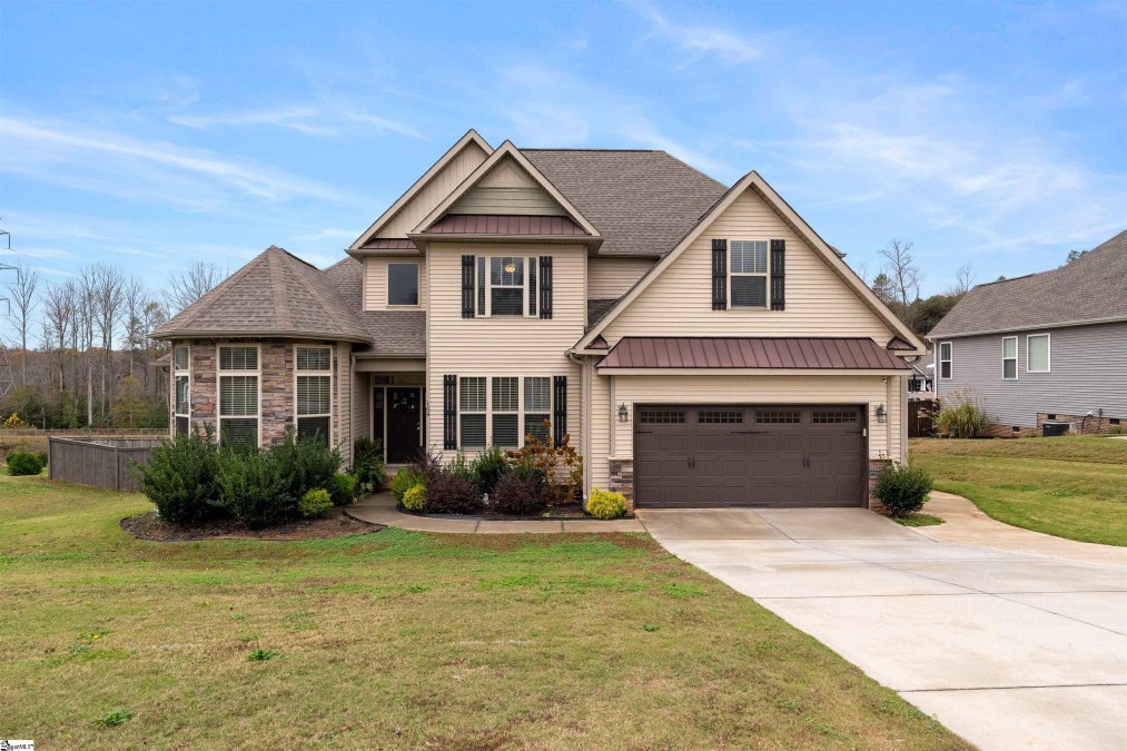 104 Sawyer Kyle Taylors, SC 29687