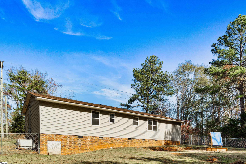 329 Vernon Foster Union, SC 29379