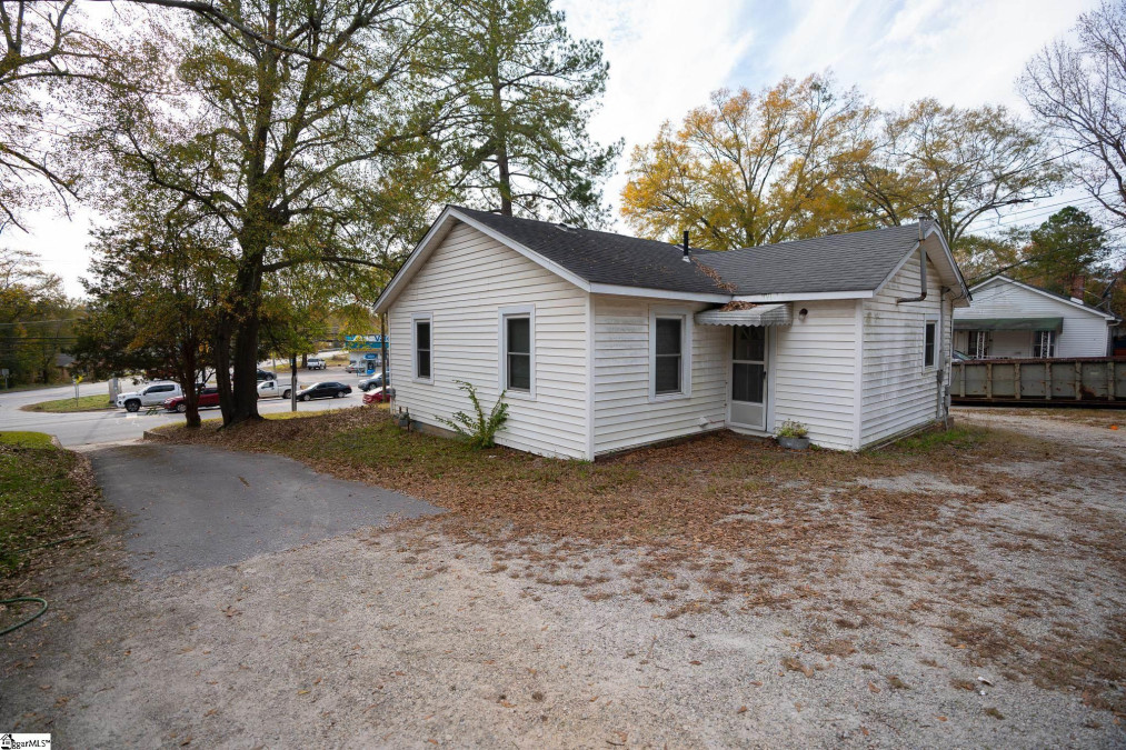 526 Church  Laurens, SC 29360