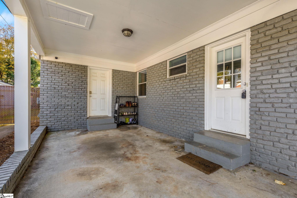 209 Willow Springs Greenville, SC 29607