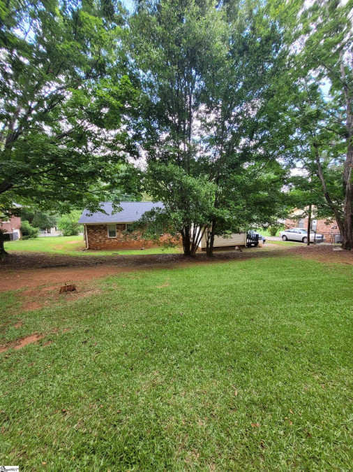 210 Fleetwood  Greenville, SC 29605