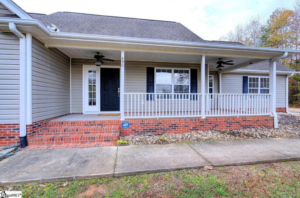 690 Hammett  Campobello, SC 29332