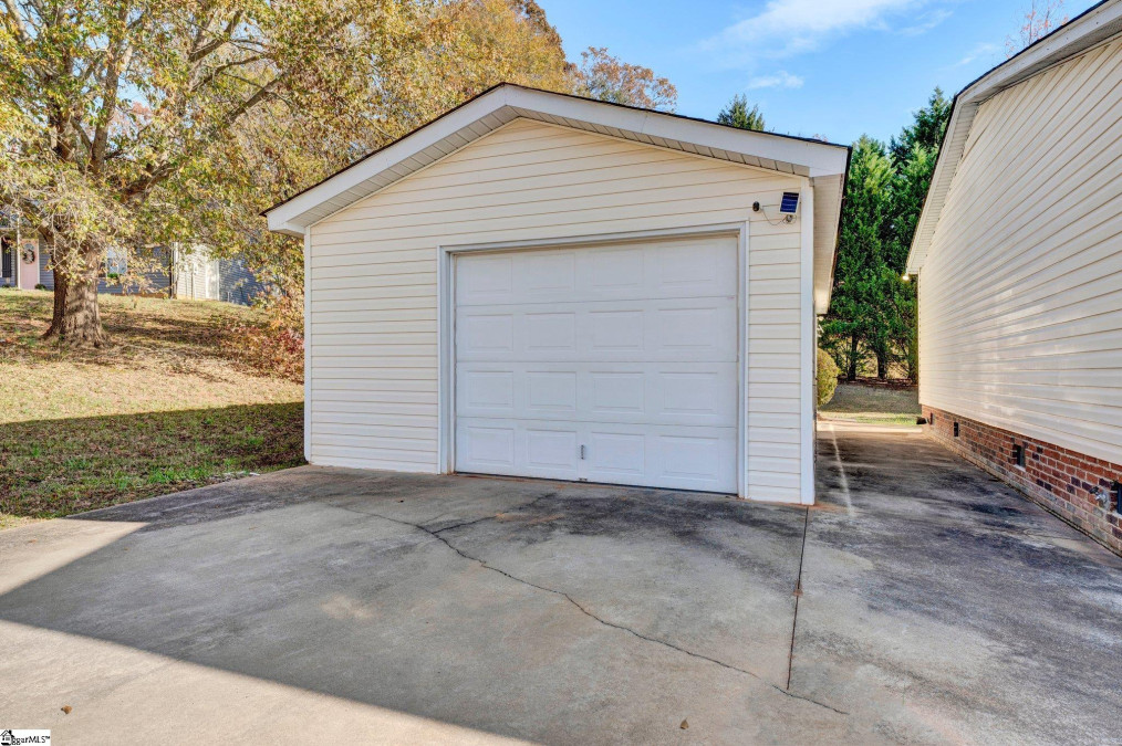 108 Crest  Easley, SC 29640