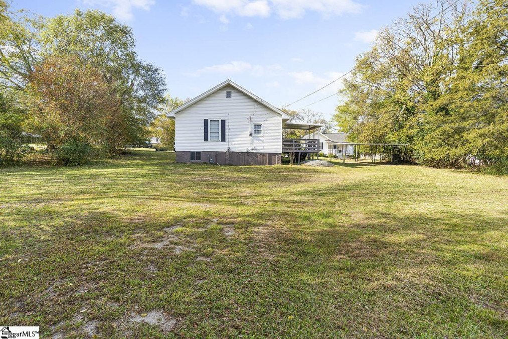 707 Brooks  Abbeville, SC 29620