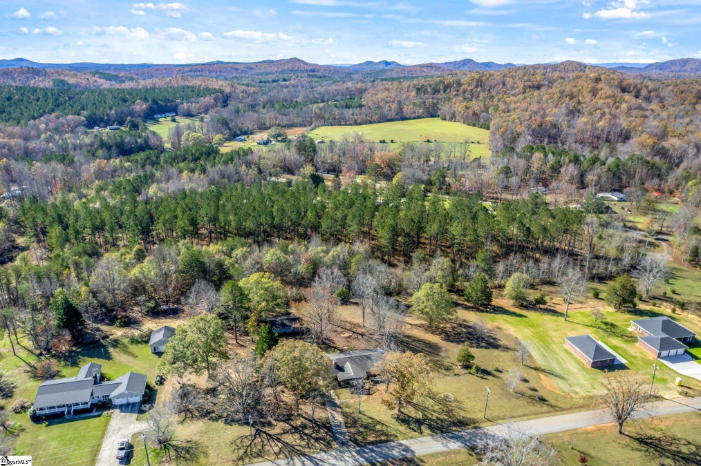 251 Mountain Est Pickens, SC 29671