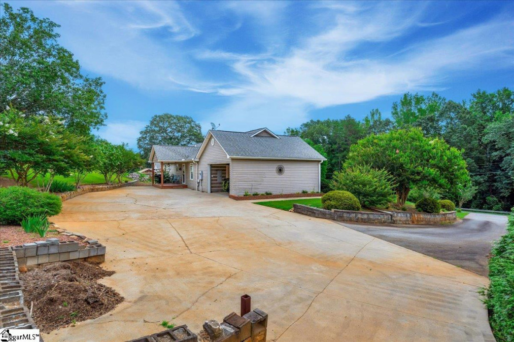 1622 Walhalla  Pickens, SC 29671-9681