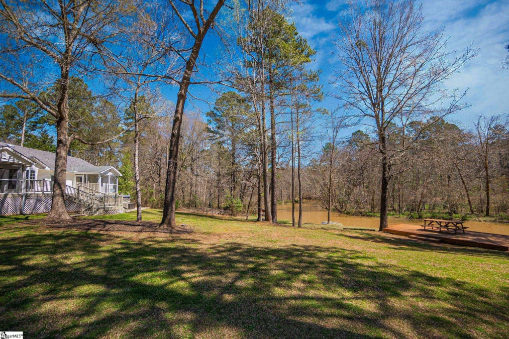 108 Commodore E Cross Hill, SC 29332