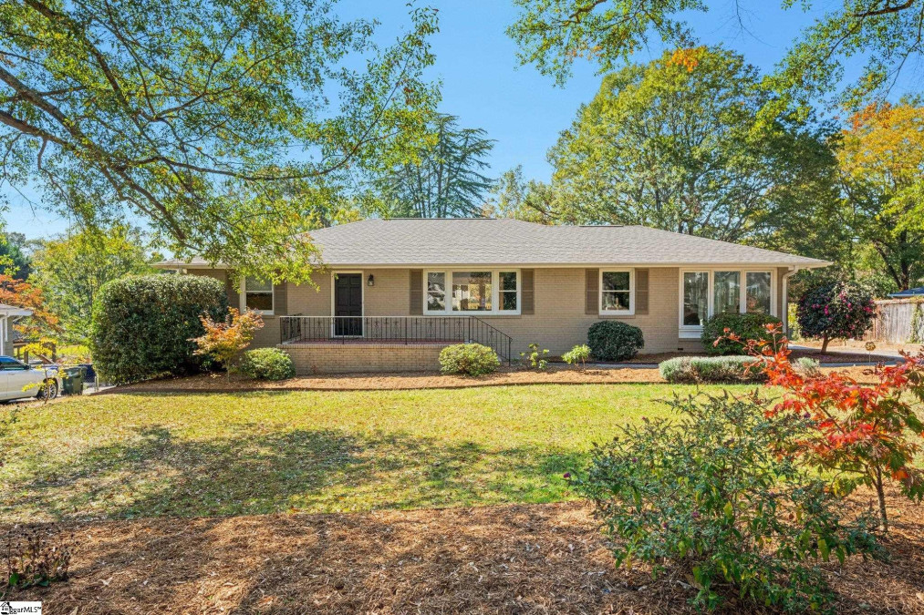 112 Circle W Greenville, SC 29607