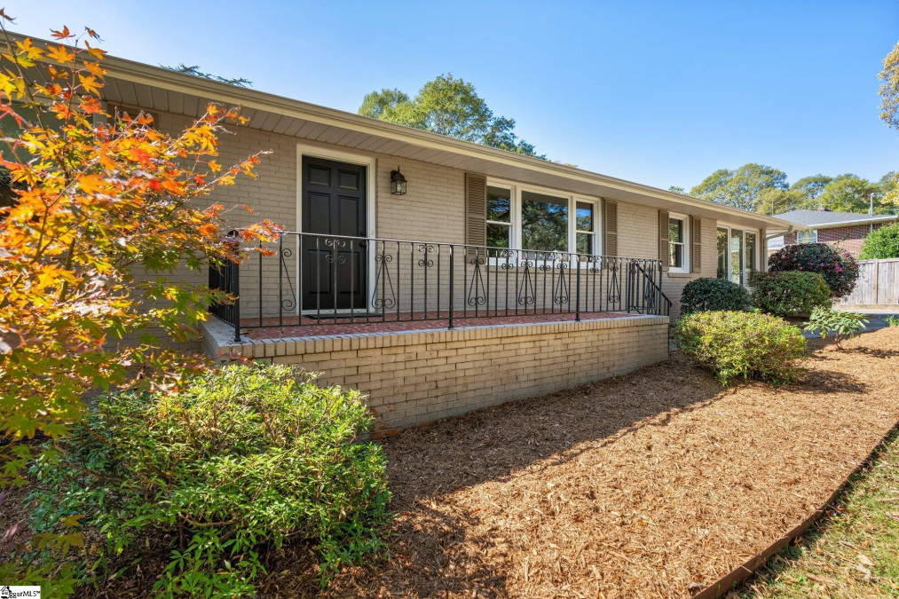 112 Circle W Greenville, SC 29607