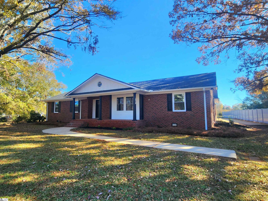 205 Old Grv Piedmont, SC 29673