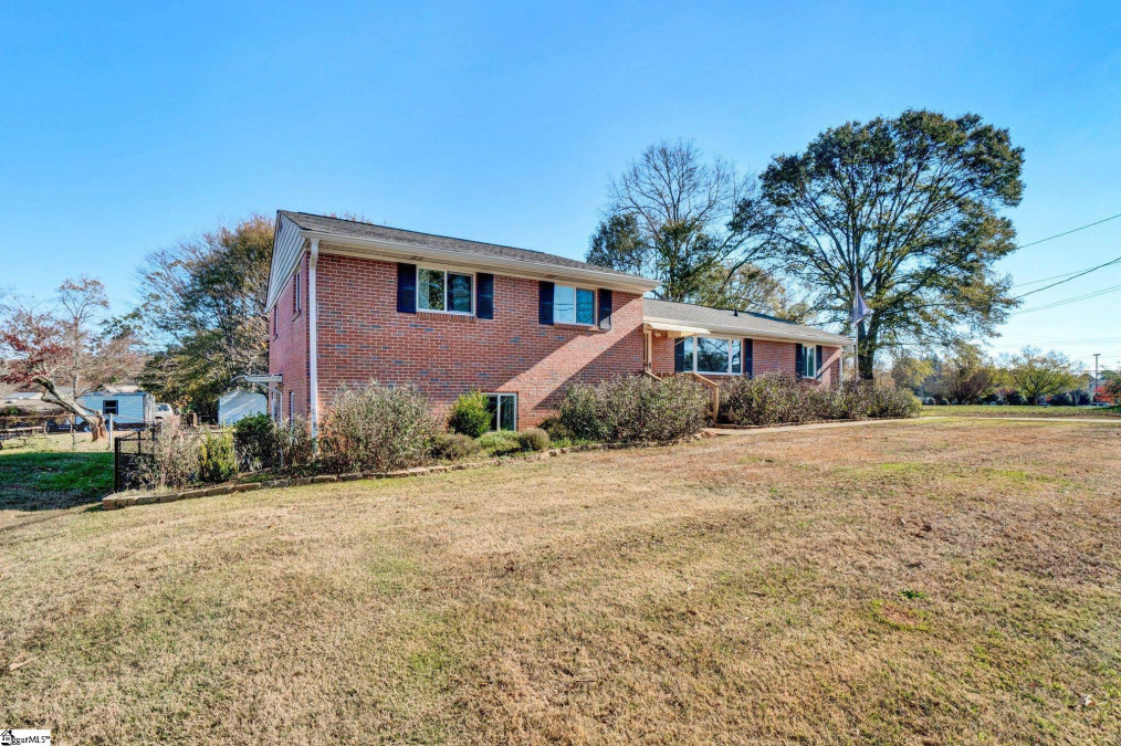 411 Drury  Mauldin, SC 29662