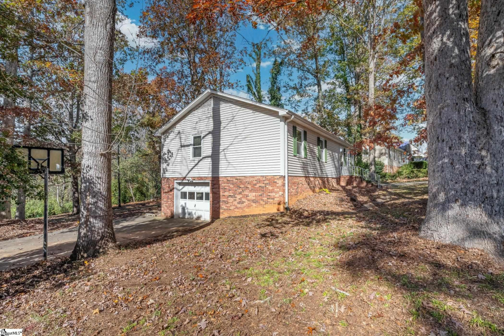 1 Darby  Taylors, SC 29687