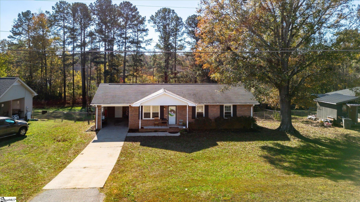 1305 Centerville  Anderson, SC 29625