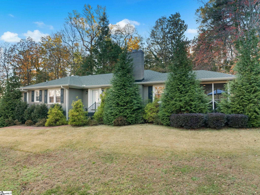 39 Holly Hill Greenville, SC 29609