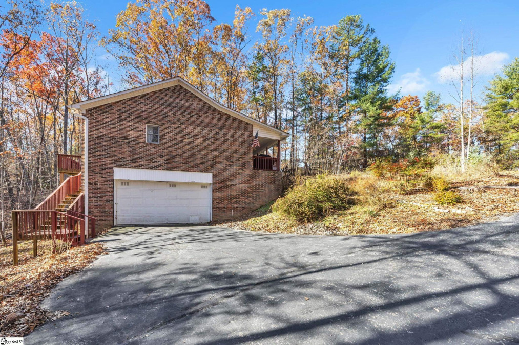 112 Jocassee Falls Salem, SC 29676