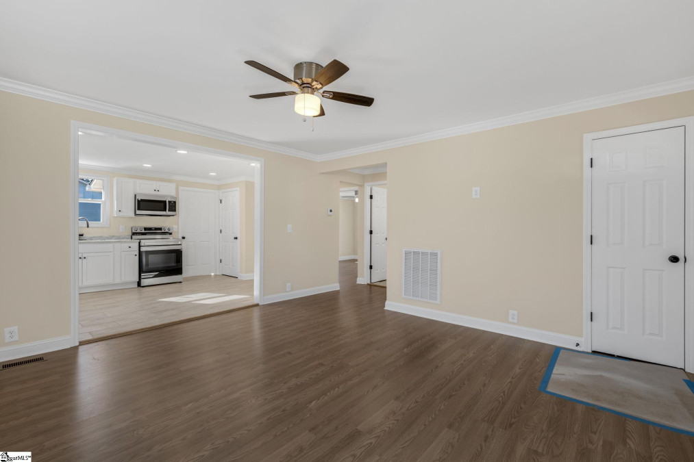 16 6th  Greenville, SC 29609