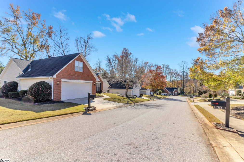 313 Lexington Pl Greenville, SC 29615