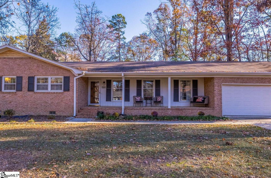 203 Fernwood W Simpsonville, SC 29681