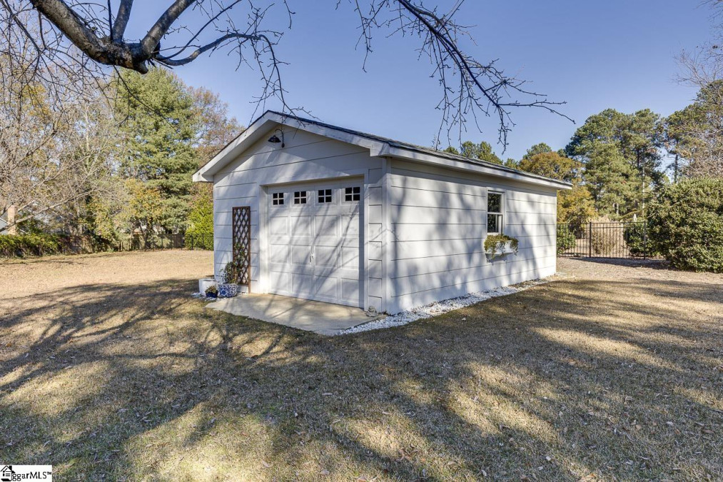 205 Hammett  Greer, SC 29650